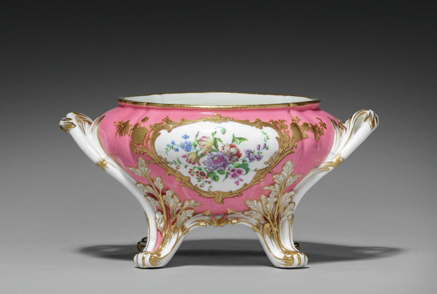 Tureen (1 of 2)
