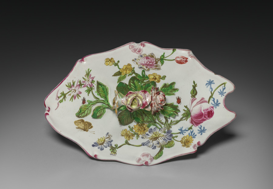 Cover for a Sauce Tureen with Attached Stand
