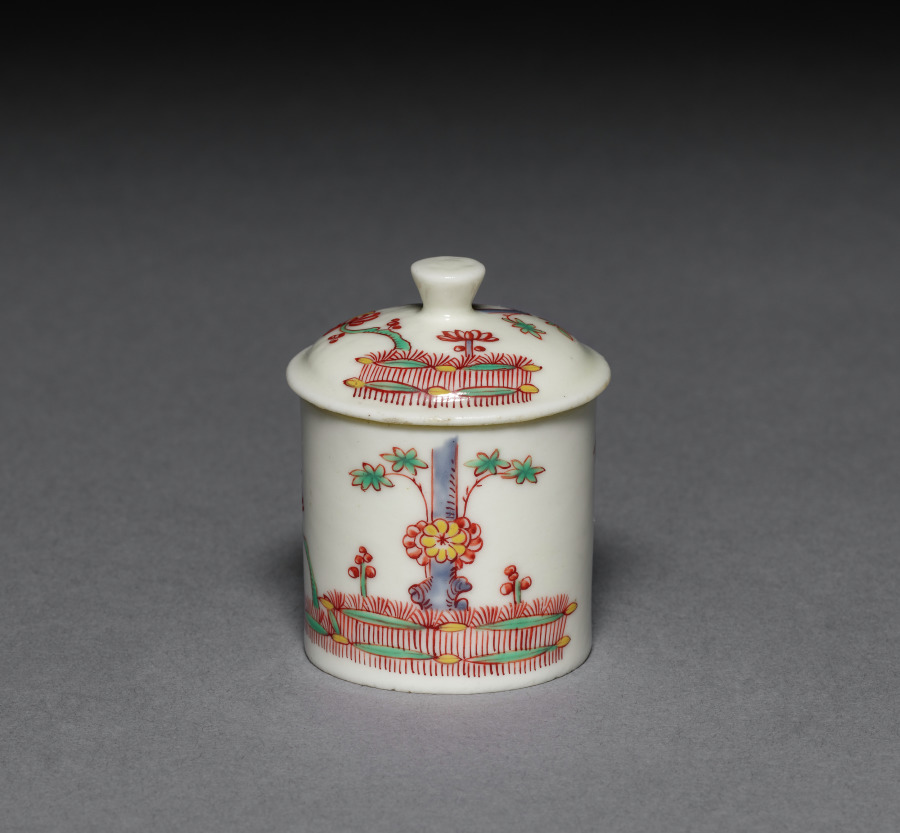 Pomade Pot with Cover