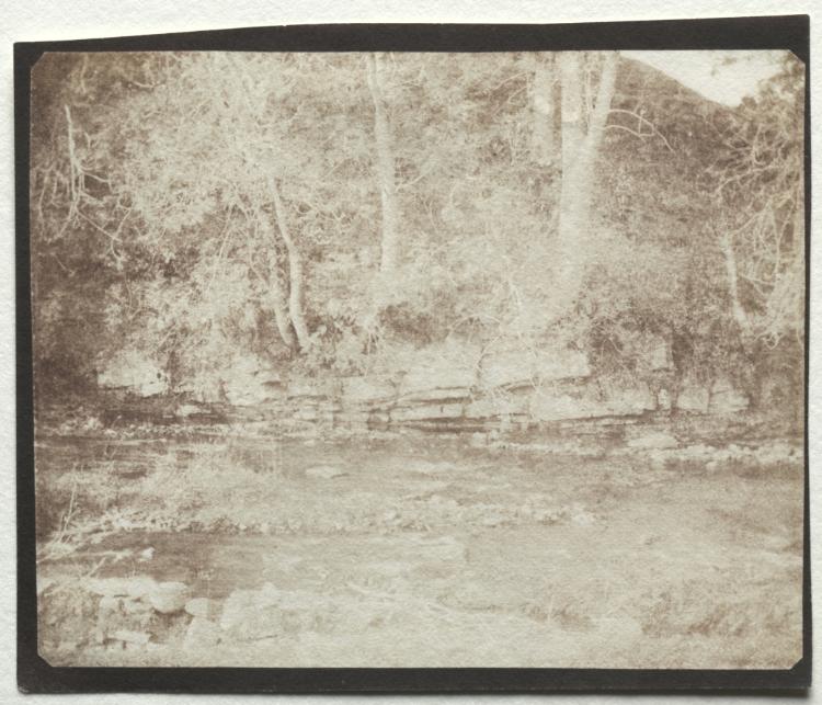 ウィリアム・ヘンリー・フォックス・タルボット《A Mountain Rivulet Which Flows at the Foot of Doune Castle》（クリーヴランド美術館蔵）