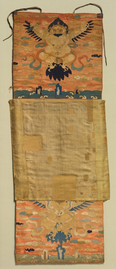 ガルダを伴う金剛手菩薩の刺繍表装
