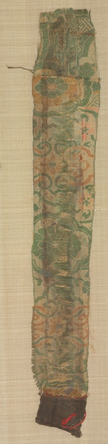ガルダを伴う金剛手菩薩の刺繍表装