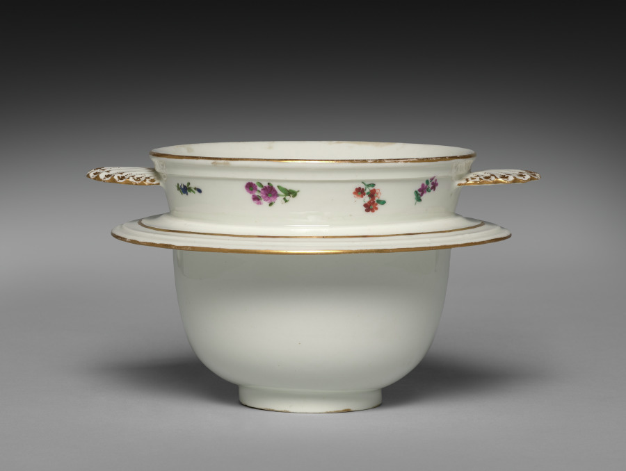 Meissen Porcelain Factory《Food Warmer (Veilleuse) [Food Container]》（クリーヴランド美術館蔵）
