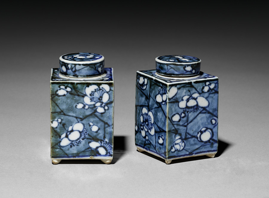 青木木米《Pair of Tea Containers with Plum Blossoms》(クリーヴランド美術館蔵)