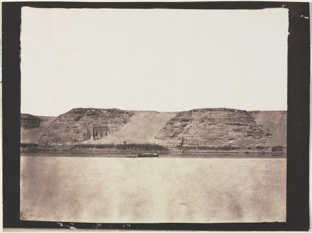 Félix Teynard《General View of Monuments Carved into Bedrock with Photographer's Dahabieh. Abu Simbel》(クリーヴランド美術館蔵)