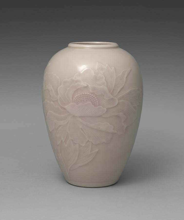 牡丹文の花瓶