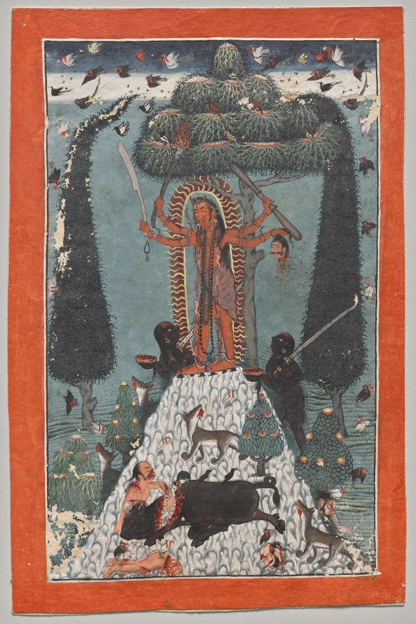 山頂に立つ女神