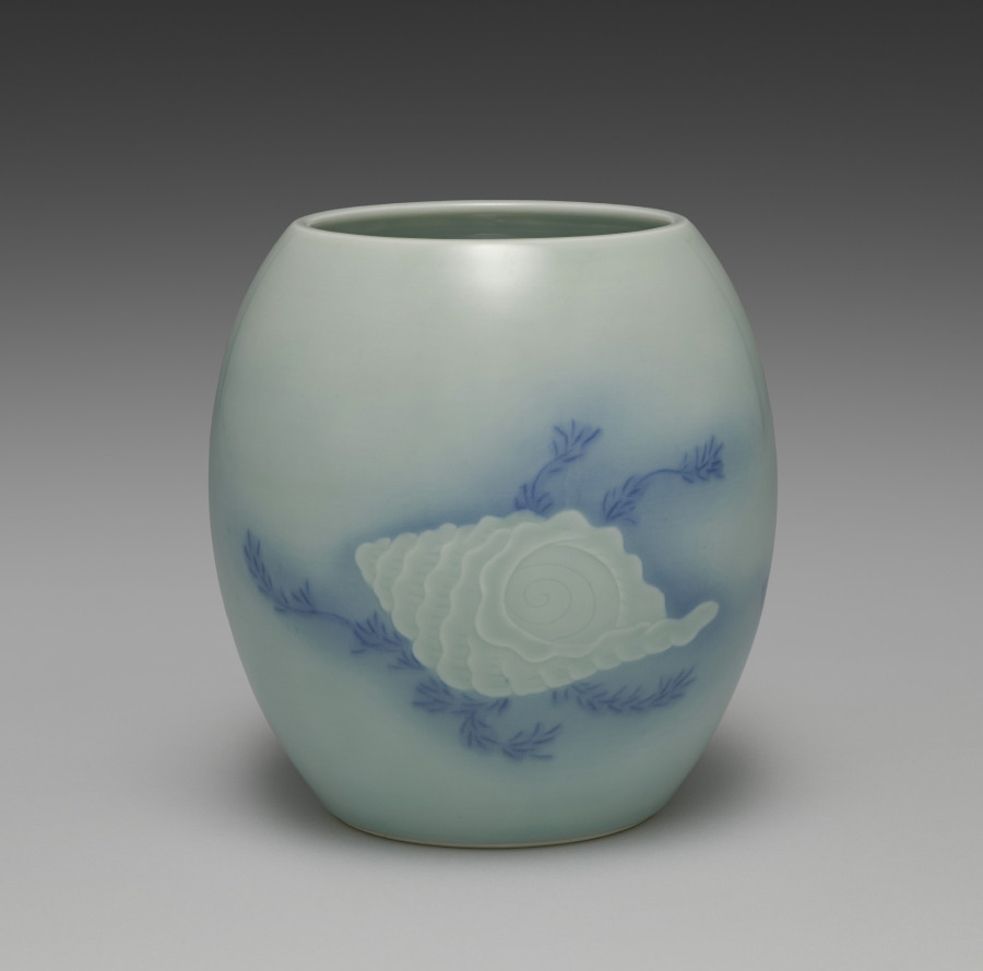 貝に海藻文の水指