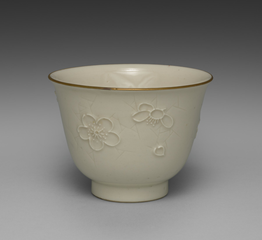 杯(梅に氷裂文の食器揃より)
