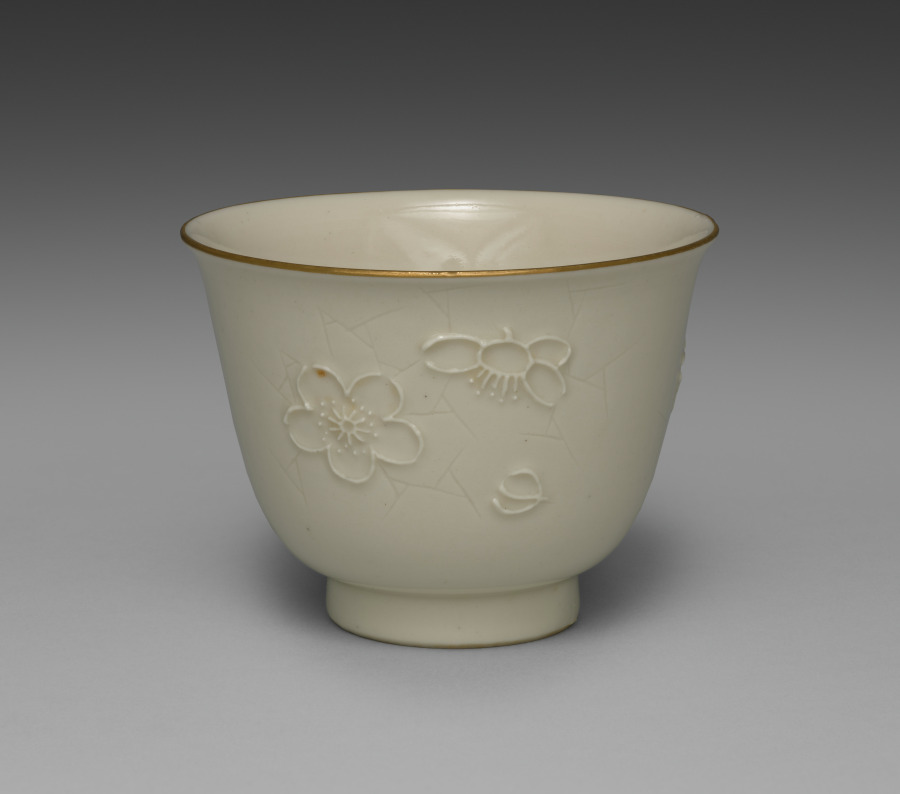 杯(梅に氷裂文の食器揃より)
