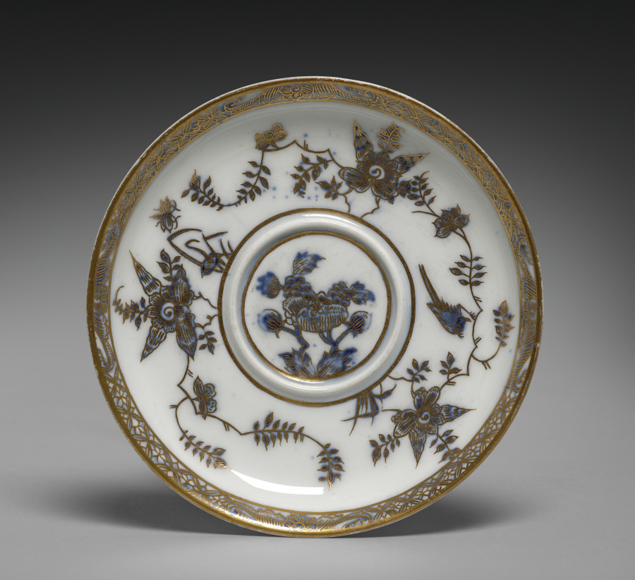 Stand for a Covered Broth Bowl